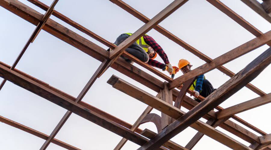Professional residential roofers in Middlebury, IN